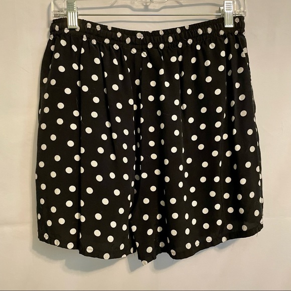 The Limited | Black & White Polka Dot Shorts - Picture 6 of 7